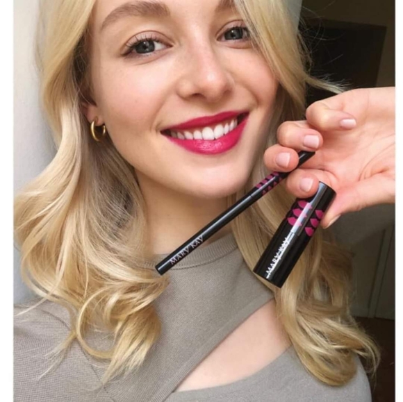 Mary Kay Limited Edition lip kit Pink. - Picture 2 of 5